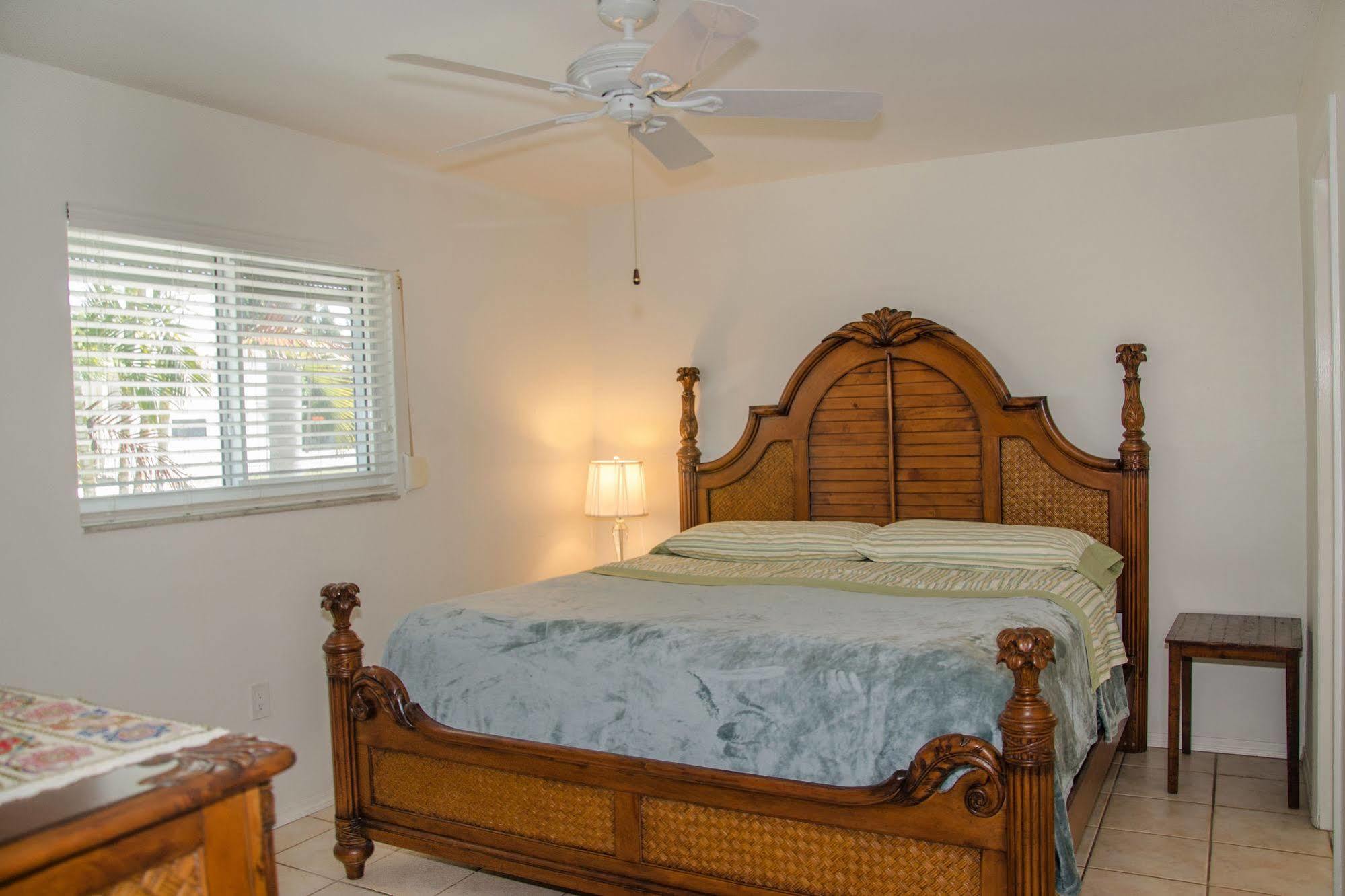 סיינט פיט ביץ' Twins Inn & Apartments מראה חיצוני תמונה